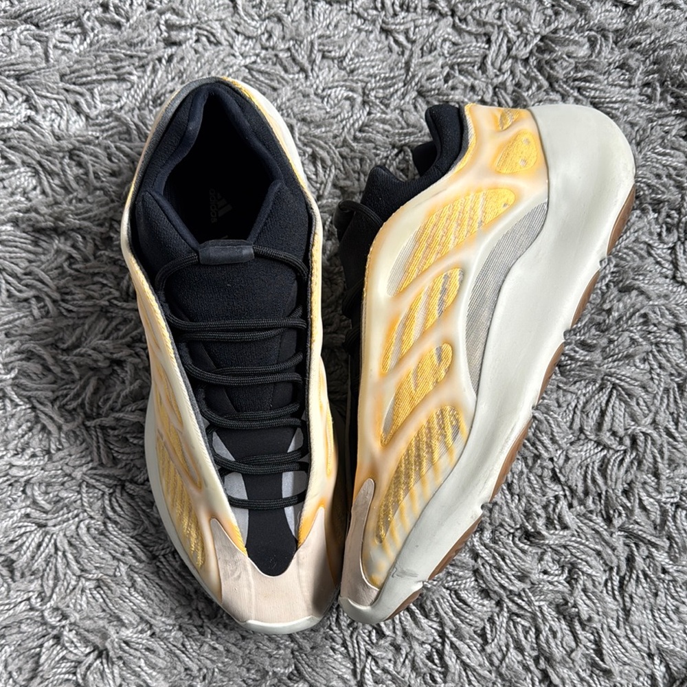Adidas Yeezy 700 “Mono Safflower” sneakers